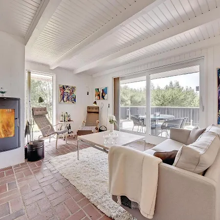 Three-bedroom Holiday In