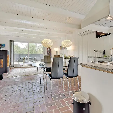 Three-bedroom Holiday In * Blåvand
