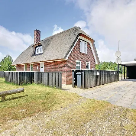 Three-bedroom Holiday In